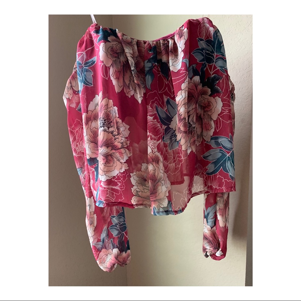 Cute xsmall floral blouse